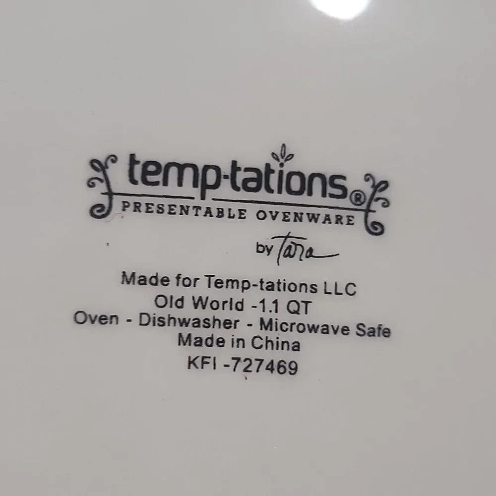EUC Temptations Brown Old World Pie Plate